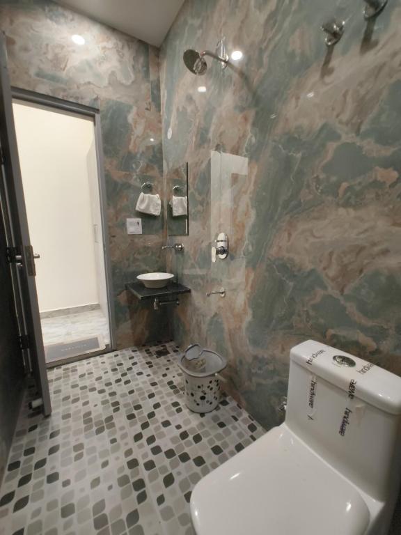 WhatsApp Image 2025-11-28 at 12.23.52 PM